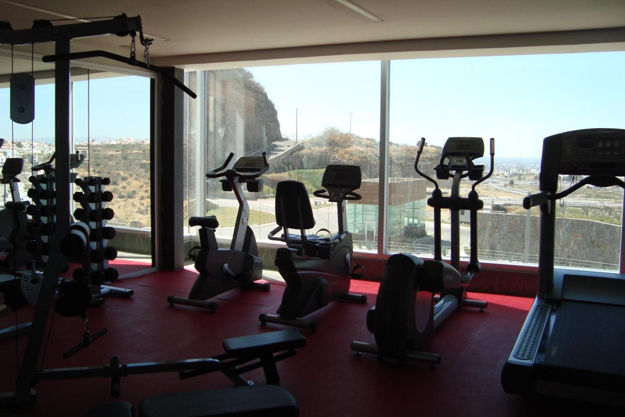 Casa Inn Premium Hotel Queretaro Exterior photo A gym in Athens, Greece