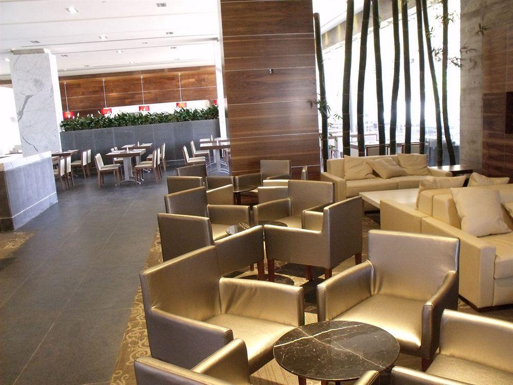 Casa Inn Premium Hotel Queretaro Exterior photo The lounge at the airport