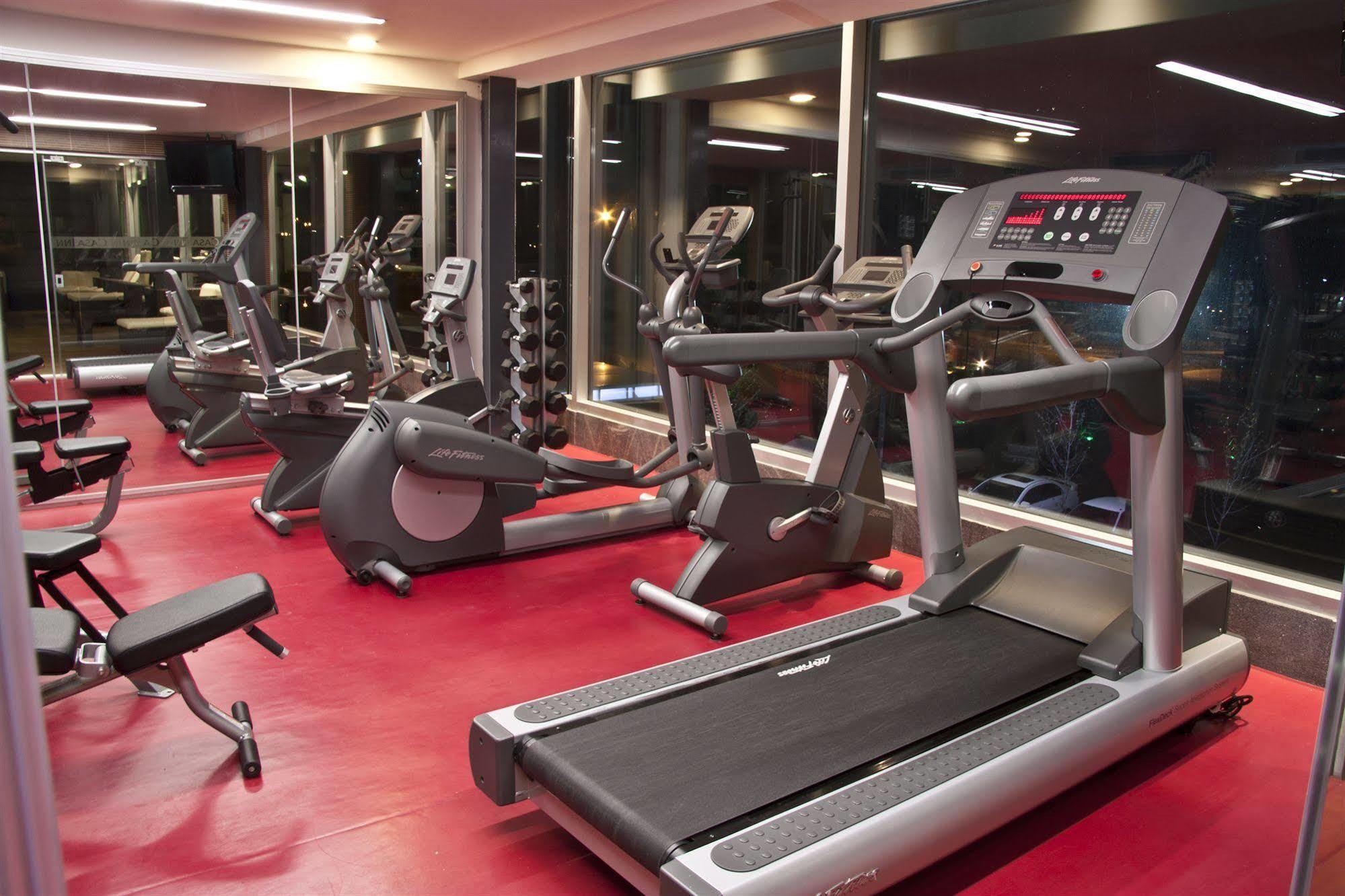Casa Inn Premium Hotel Queretaro Exterior photo A treadmill