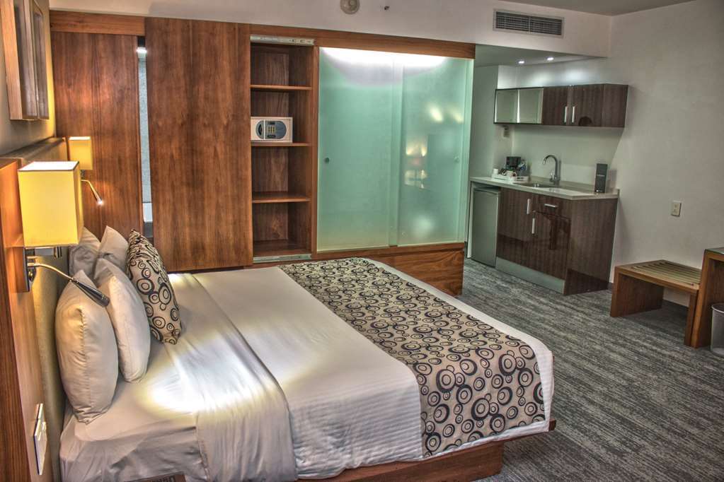Casa Inn Premium Hotel Queretaro Room photo A room at the hotel